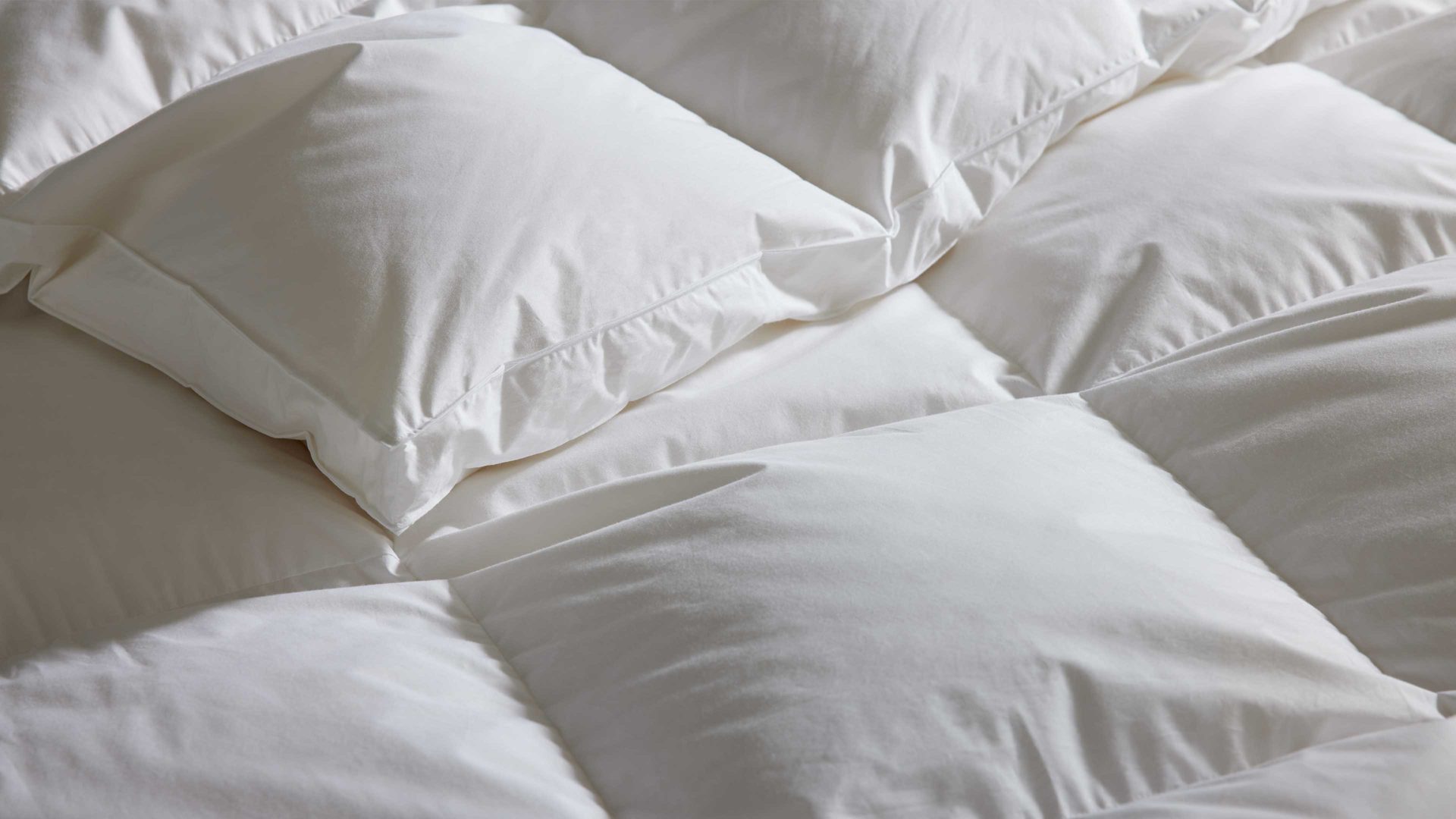 Daunendecke Interliving aus Stoff in Weiß Interliving Bettdecke Serie 9204 - Daunendecke als Winterbett warm, ca. 1.370 g Daunen - ca. 200 x 220 cm