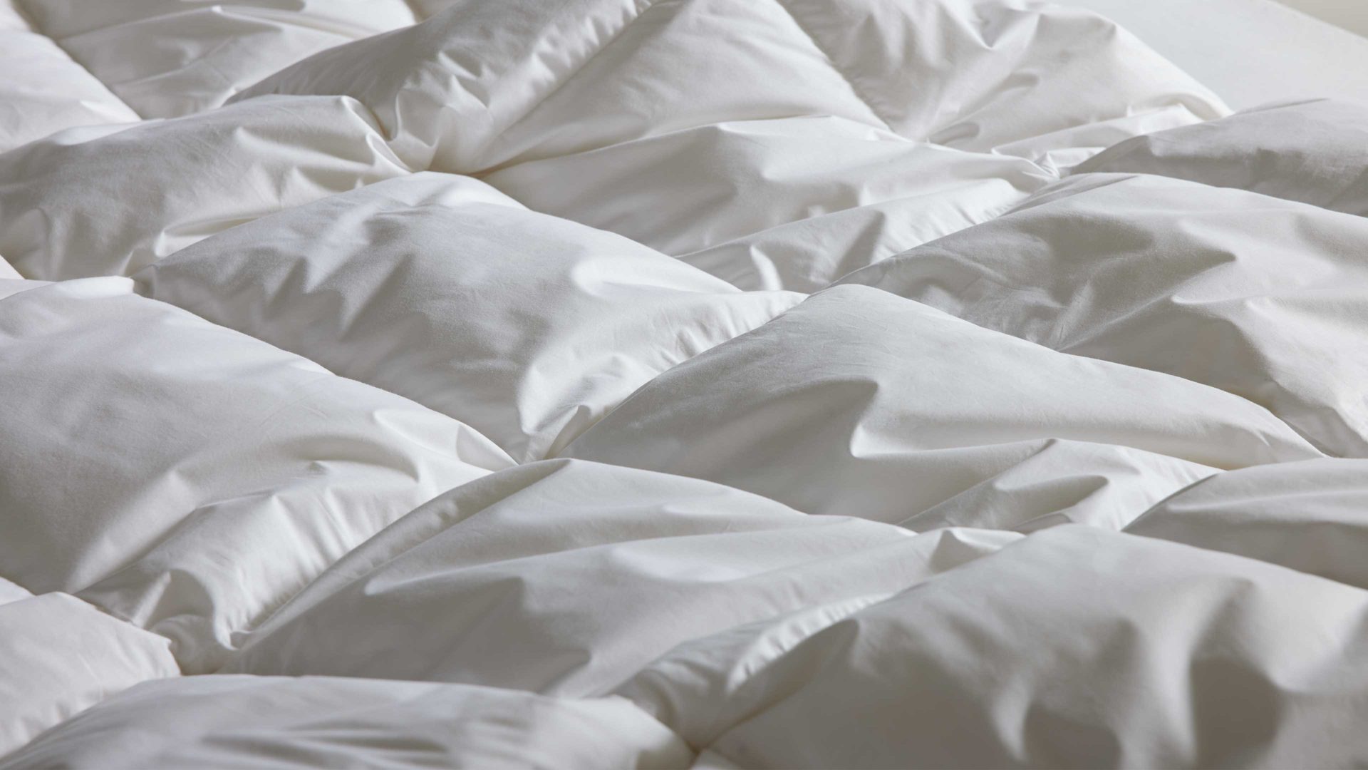 Daunendecke Interliving aus Stoff in Weiß Interliving Bettdecke Serie 9204 - Daunendecke als Winterbett warm, ca. 960 g Daunen - ca. 155 x 200 cm