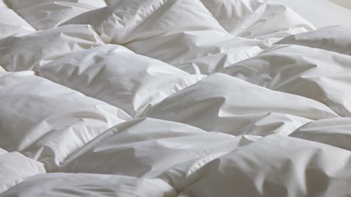 Daunendecke Interliving aus Stoff in Weiß Interliving Bettdecke Serie 9204 - Daunendecke als Winterbett warm, ca. 1.060 g Daunen - ca. 155 x 220 cm