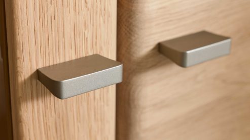 Vitrine Interliving aus Holz in Holzfarben Interliving Wohnzimmer Serie 2028 - Vitrine 6844 Wildeiche - vier Türen, Breite ca. 82 cm