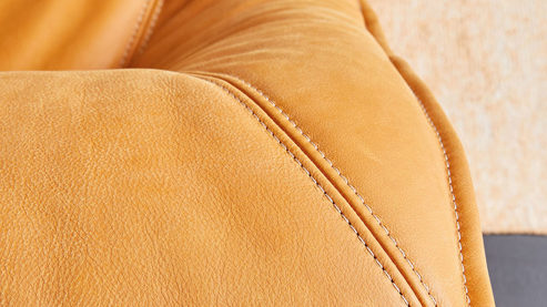 Eckbank Koinor aus Leder in Gelb KOINOR Eckbank Alino sonnengelber Lederbezug India & Metallkufen - ca.  243 x 192 cm