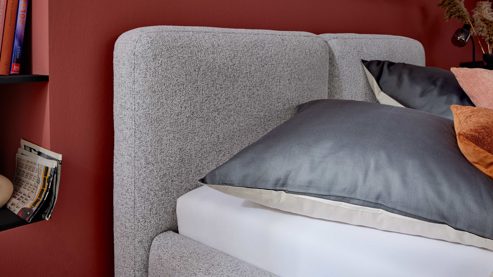 Bettgestell Interliving aus Stoff in Hellgrau Interliving Polsterbett Serie 1419 hellgrauer Stoffbezug Puente – Liegefläche ca. 180 x 200 cm