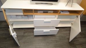 Wohnwand Interliving aus Furnier Glas Holz Metall in Weiß Holzfarben Interliving Wohnwand Serie 2102, Wohnkombination 510803M-025 Korpus + Front weiss, Asteiche hell – dreiteilig, Breite ca. 316 cm