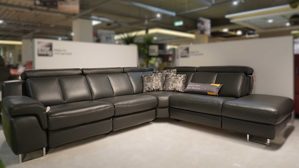 Ecksofa Interliving aus Leder Metall in Anthrazit Interliving Eckkombination Serie 4050, Polstergarnitur Echtleder LongLife-Leder Credo anthrazit & Metallfüße – Schenkelmaß ca. 300 x 261 cm