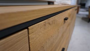 Wohnwand Schröder wohnmöbel aus Aluminium Furnier Glas Holz in Holzfarben SCHRÖDER WOHNMÖBEL Kitzalm Alpenglück - Wohnwand, Wohnkombination K002 Alteiche natur, Akzent Spalteiche natur, Breite ca. 310 cm