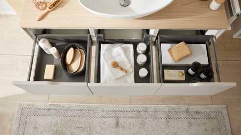 Waschtisch-Set / Waschbecken-Set Interliving aus Holz in Hellgrau Interliving Bad Serie 7969 - Badmöbel-Set Basis sandfarbenes Lacklaminat & Eiche Como - Länge ca. 138 cm