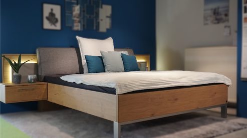 Komplettzimmer Interliving aus Holz Metall Nachbildung Stoff in Holzfarben Interliving Schlafzimmer Serie 1008 – Komplettzimmer 611 Korpus Balkeneiche, Front Lack Taupe