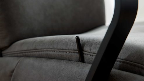 Relaxsessel Interliving aus Stoff in Dunkelgrau Interliving Sessel Serie 4565 grauer Bezug Clint & schwarzer Sternfuß