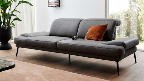 Zweisitzer Interliving aus Stoff in Dunkelgrau Interliving Sofa Serie 4460 - Zweisitzer SR80 grauer Bezug Clint & schwarze Metallfüße - Länge ca. 245 cm