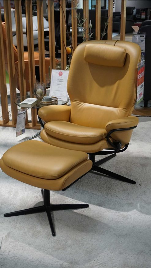 Relaxsessel Ekornes aus Aluminium Holz Leder in dunkles Gelb Schwarz Stressless Rome M Cross - Relaxsessel und Hocker Leder Paloma 094 honey 39, Gestell Cross 45 matte black