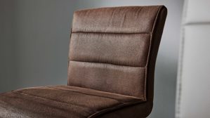 Barstuhl Interliving aus Kunstfaser in Braun Interliving Esszimmer Serie 5122 – Tresenstuhl mit Liftfunktion rostbraune Mikrofaser & gebürsteter Edelstahl