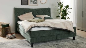 Boxspringbett Interliving aus Stoff in Grün Interliving Boxspringbett Serie 1420 moosgrüne Chenille Toni & schwarze Holzfüße - Liegefläche ca. 180 x 200 cm