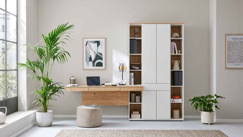 Wohnwand Interliving aus Holz in Weiß Interliving Wohnzimmer Serie 2031 - Homeoffice-Kombination Tonweiß & Risseiche - Länge ca. 255 cm