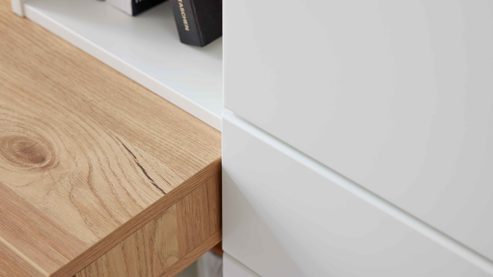 Wohnwand Interliving aus Holz in Weiß Interliving Wohnzimmer Serie 2031 - Homeoffice-Kombination Tonweiß & Risseiche - Länge ca. 255 cm