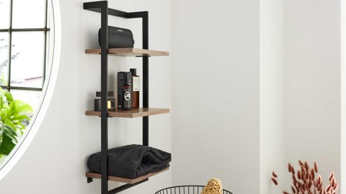 Wandregal Interliving aus Holz in Holzfarben Interliving Bad Serie 7340 – Wandregal Vikings Oak & mattschwarzes Metall - drei Böden