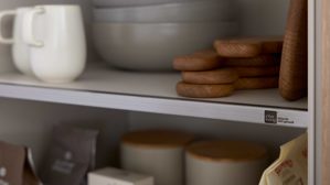 Einbauküche Interliving aus Holz in Beige Interliving Küche Serie 3085 mit SIEMENS Einbaugeräten Sahara & Natureiche – zweizeilig