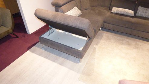 Ecksofa Steinpol poco aus Stoff in Fango POCO Polstergarnitur Torino XC - Ecksofa mit Funktion Bezug Kati Fango 20474 & Metallfüße Chrom – Stellfläche ca. 358 x 250 cm