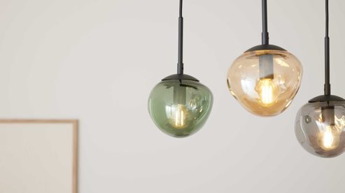 Pendelleuchte Interliving aus Glas in Mehrfarbig Interliving Leuchten Serie 9350 - Hängelampe Glas in Amber, Grün & Rauch - sechs Lampenschirme