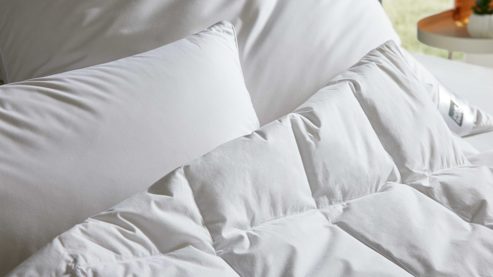 Daunendecke Interliving aus Federn + Daunen in Weiß Interliving Bettdecke Serie 9212 - Daunendecke als Sommerbett extra leicht, ca. 240 g Daunen & Federn - ca. 135 x 200 cm