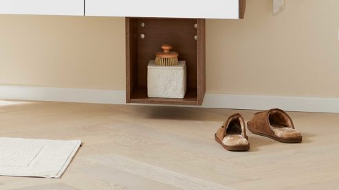 Badmöbel-Set Interliving aus Holz in Weiß Interliving Bad Serie 7357 - Beimöbel-Set satiniertes Glas & Eiche Havanna