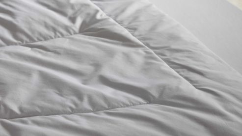 Bettdecke Interliving aus Naturfaser in Weiß Interliving Bettdecke Serie 9206 - Naturhaardecke normal - ca. 1.650 g Kamelhaarflaum, ca. 200 x 200 cm