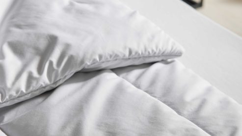 Bettdecke Interliving aus Naturfaser in Weiß Interliving Bettdecke Serie 9206 - Naturhaardecke normal - ca. 1.650 g Kamelhaarflaum, ca. 200 x 200 cm