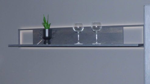 Wohnwand Interliving aus Furnier Glas Holz Metall in Hellgrau Dunkelgrau Interliving Wohnwand Serie 2107, Wohnkombination 256 Quarzgrau, Eiche flamed Wood – vierteilig, Breite ca. 256 cm